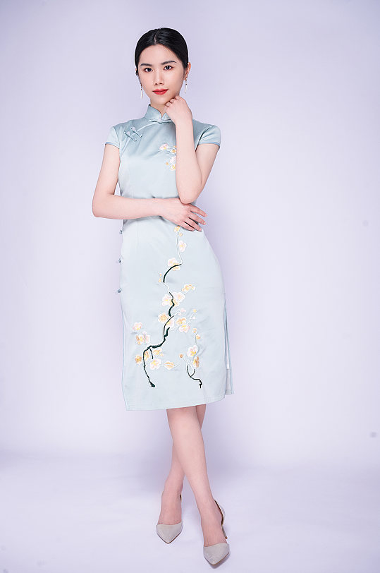 中国风美女优雅旗袍人物摄影图片