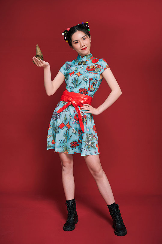 中國風(fēng)端午節(jié)粽子時尚國潮人物女生攝影圖片