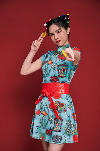 柠檬美食旗袍美女时尚国潮人物摄影图片