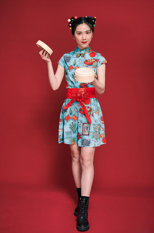 中国风旗袍女性美食时尚国潮人物摄影图片