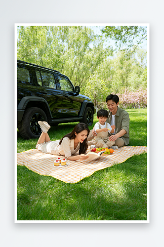 春游人物春季汽车小轿车摄影图