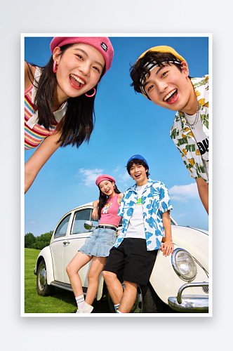 青年人夏季松弛感户外潮流出游人物摄影图