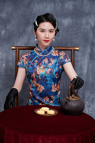 旗袍美女茶具糕点商业摄影图人像图片
