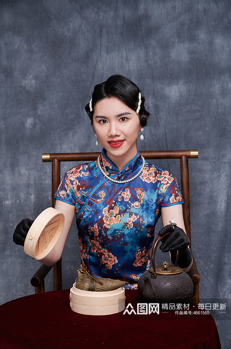 气质旗袍美女传统美食摄影图创意摄影图素材