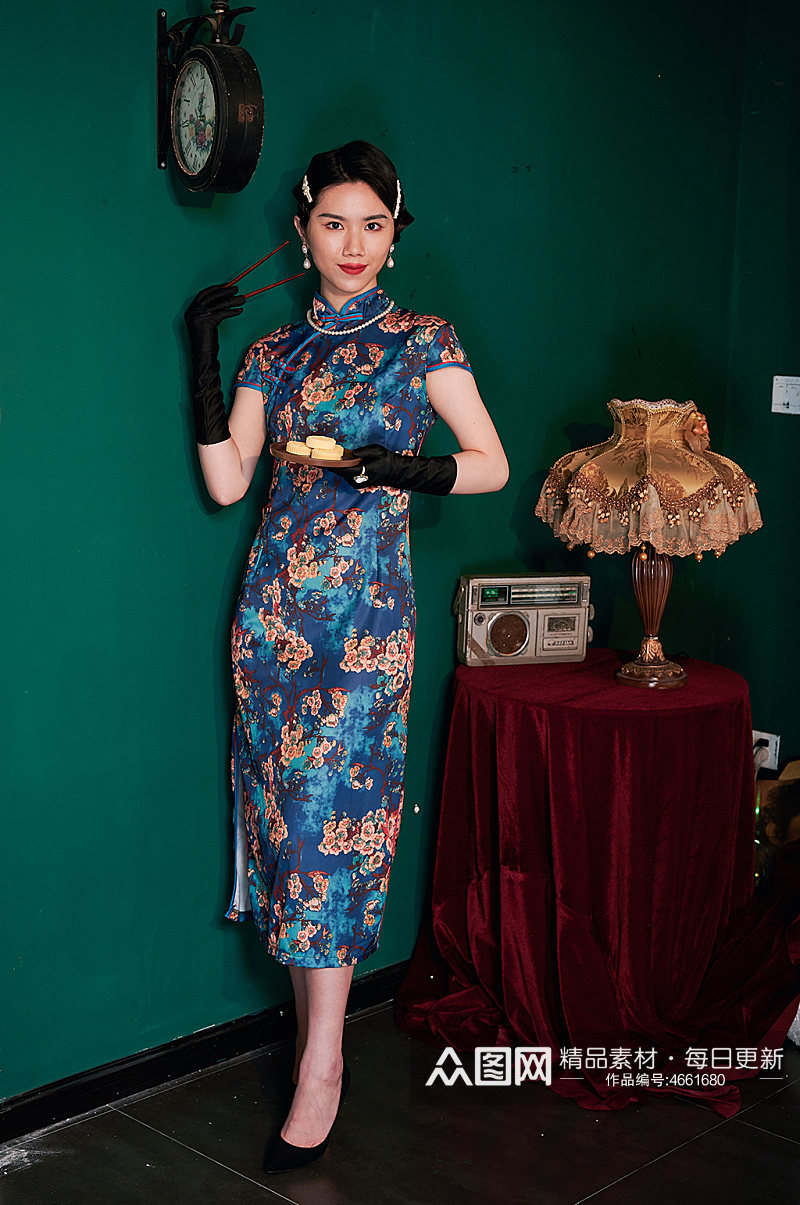 中式旗袍女性古风摄影商业摄影图糕点照片素材