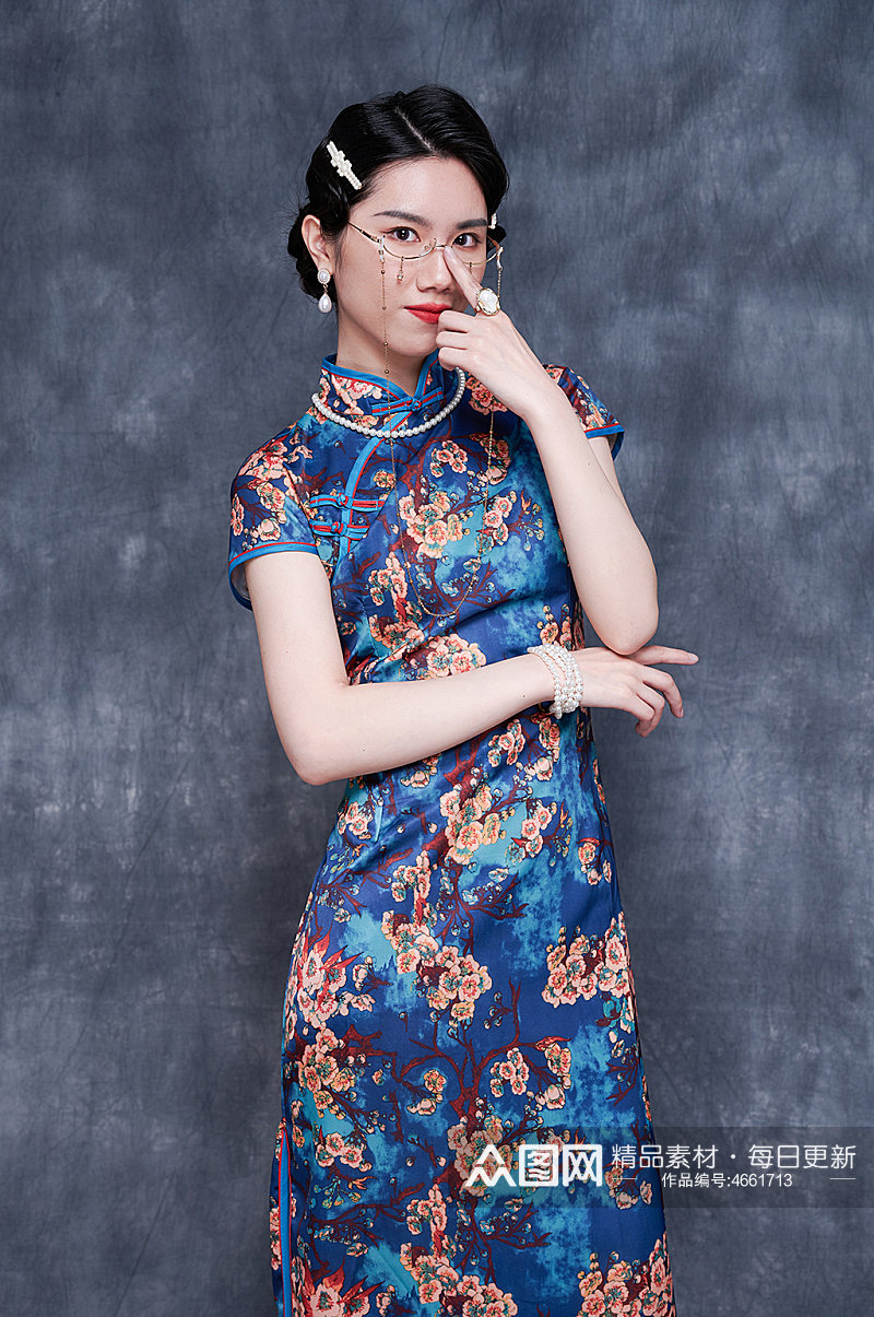 中式旗袍美女姿势摄影国潮商业摄影照片素材