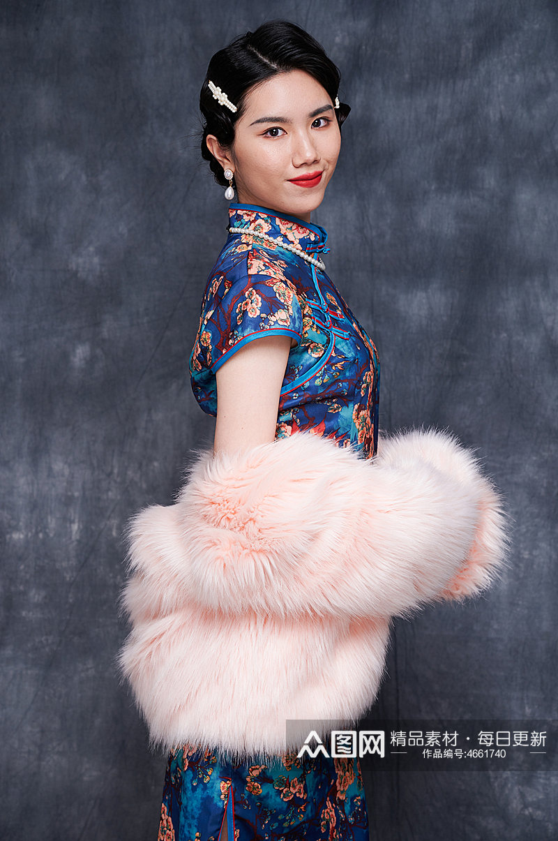 国潮绒毛外套旗袍美女商业摄影照片图素材