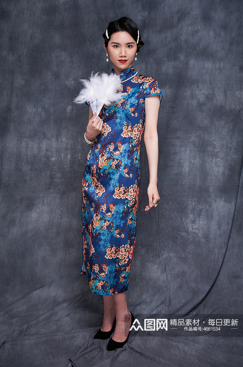 复古旗袍美女蒲扇造型商业摄影图素材