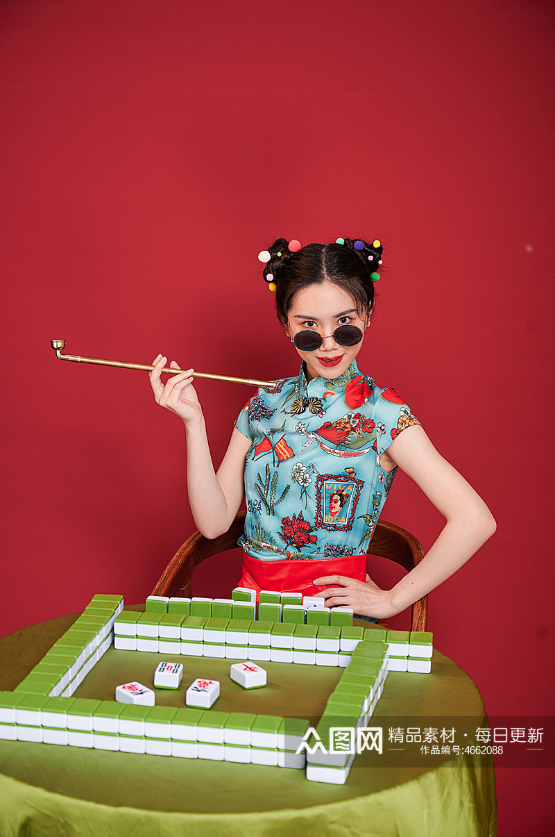 旗袍国潮女生创意扇子麻将造型商业摄影图素材