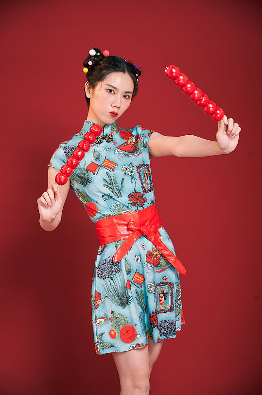 国潮造型旗袍美女图片-国潮造型旗袍美女素材下载-众图网