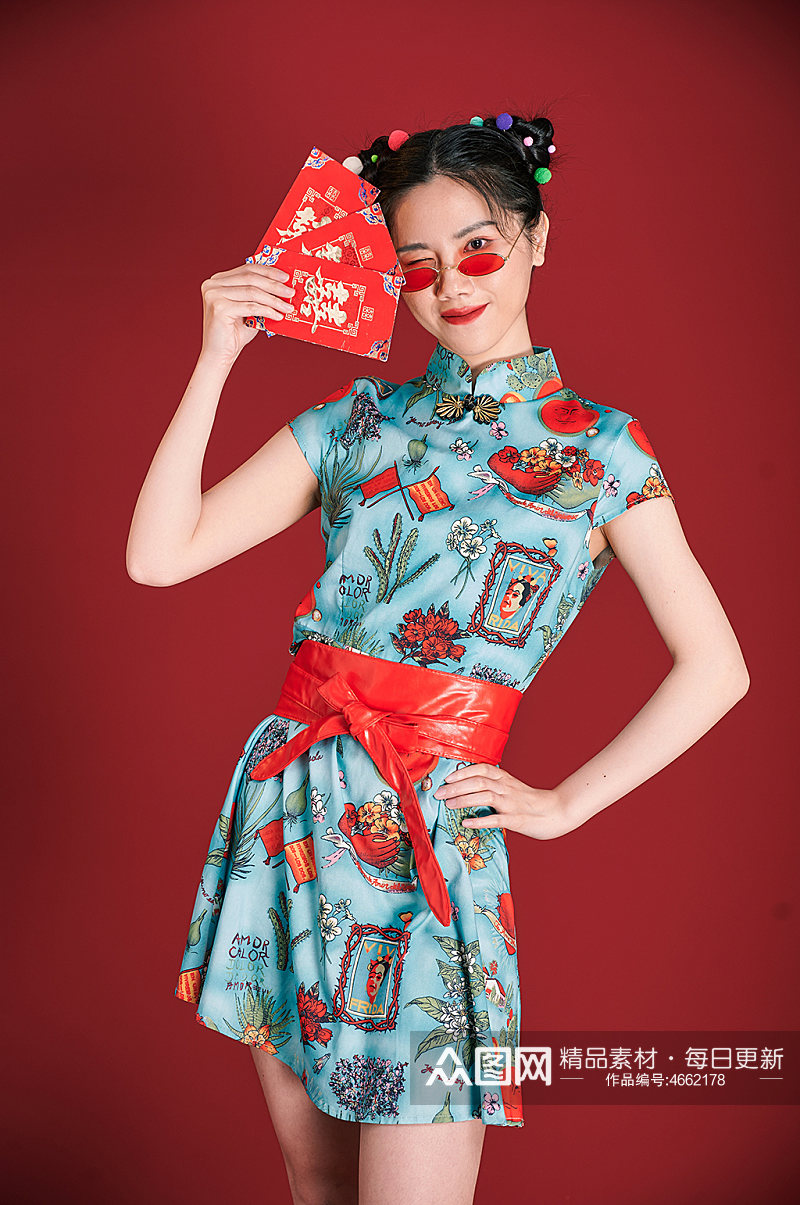 旗袍国潮女生创意红包造型商业摄影图素材