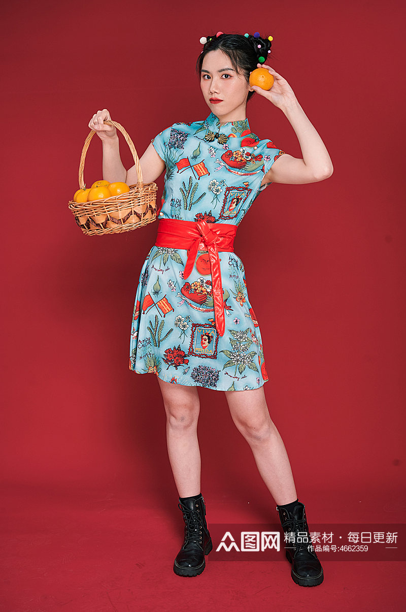 国潮旗袍女性橙子造型创意摄影图素材