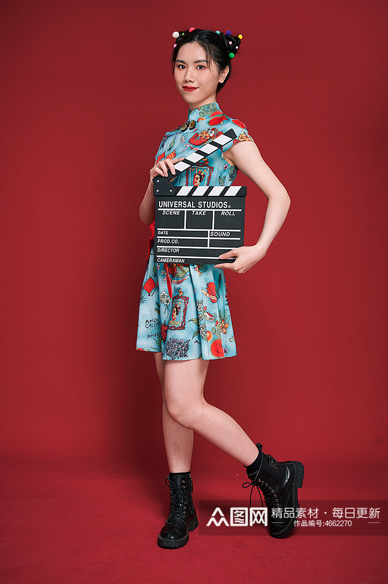 旗袍国潮女生创意打板造型商业摄影图素材