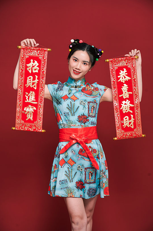 国潮旗袍女人对联春联造型商业摄影图