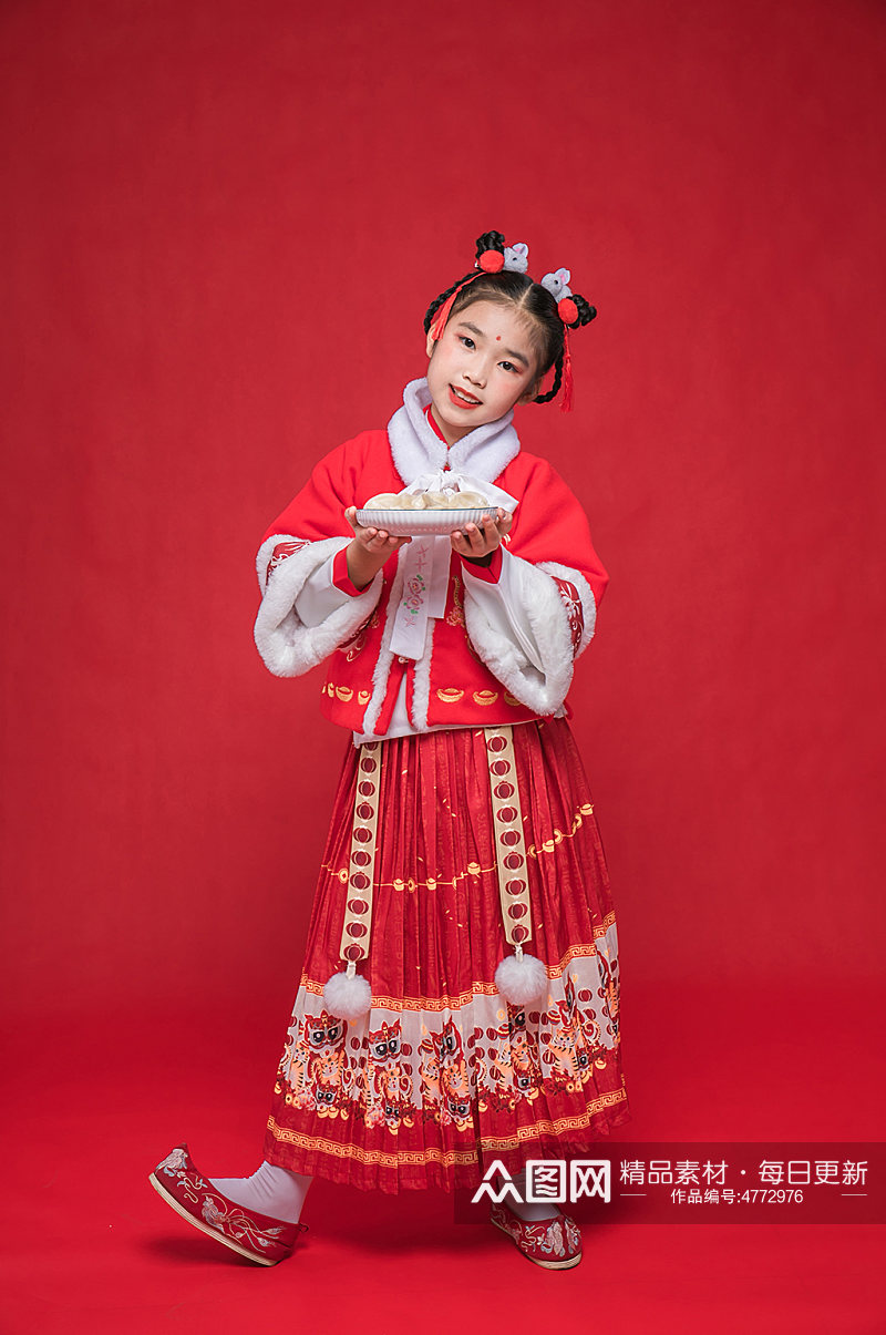 可爱小女孩手春节美食贺岁新年人物摄影图片素材