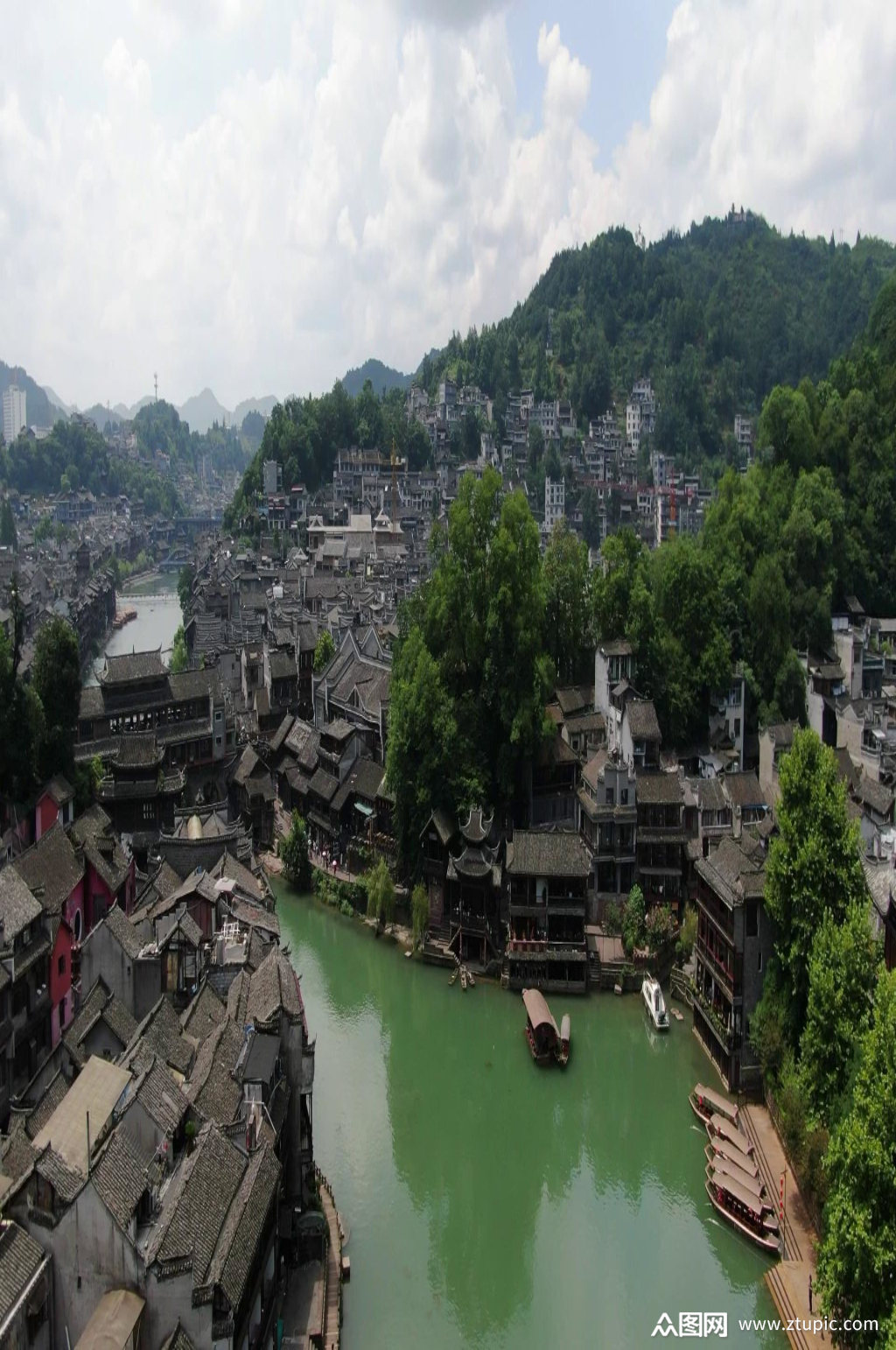 航拍湖南湘西凤凰古城著名旅游景点素材