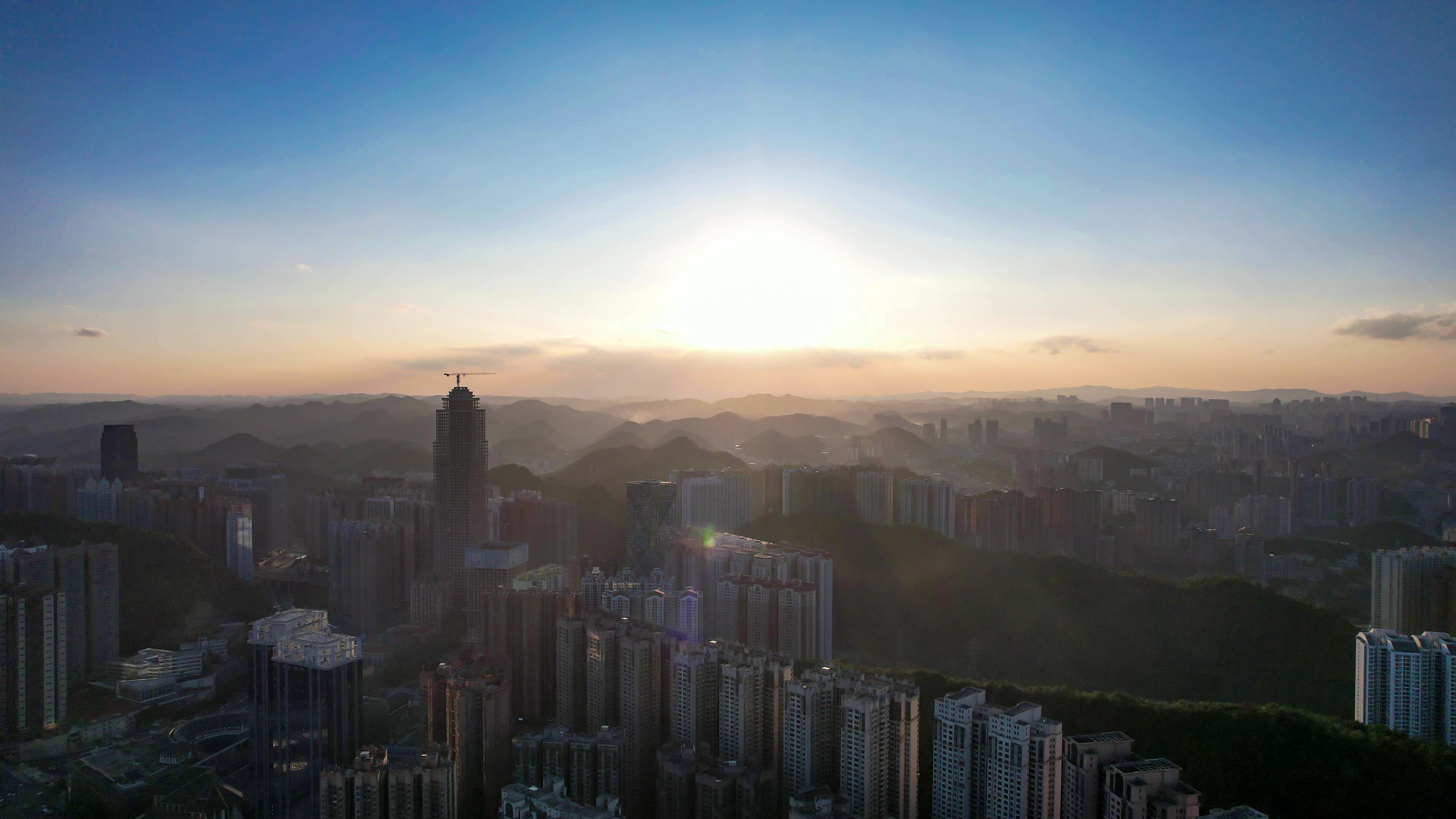 贵州贵阳城市清晨航拍摄影图素材