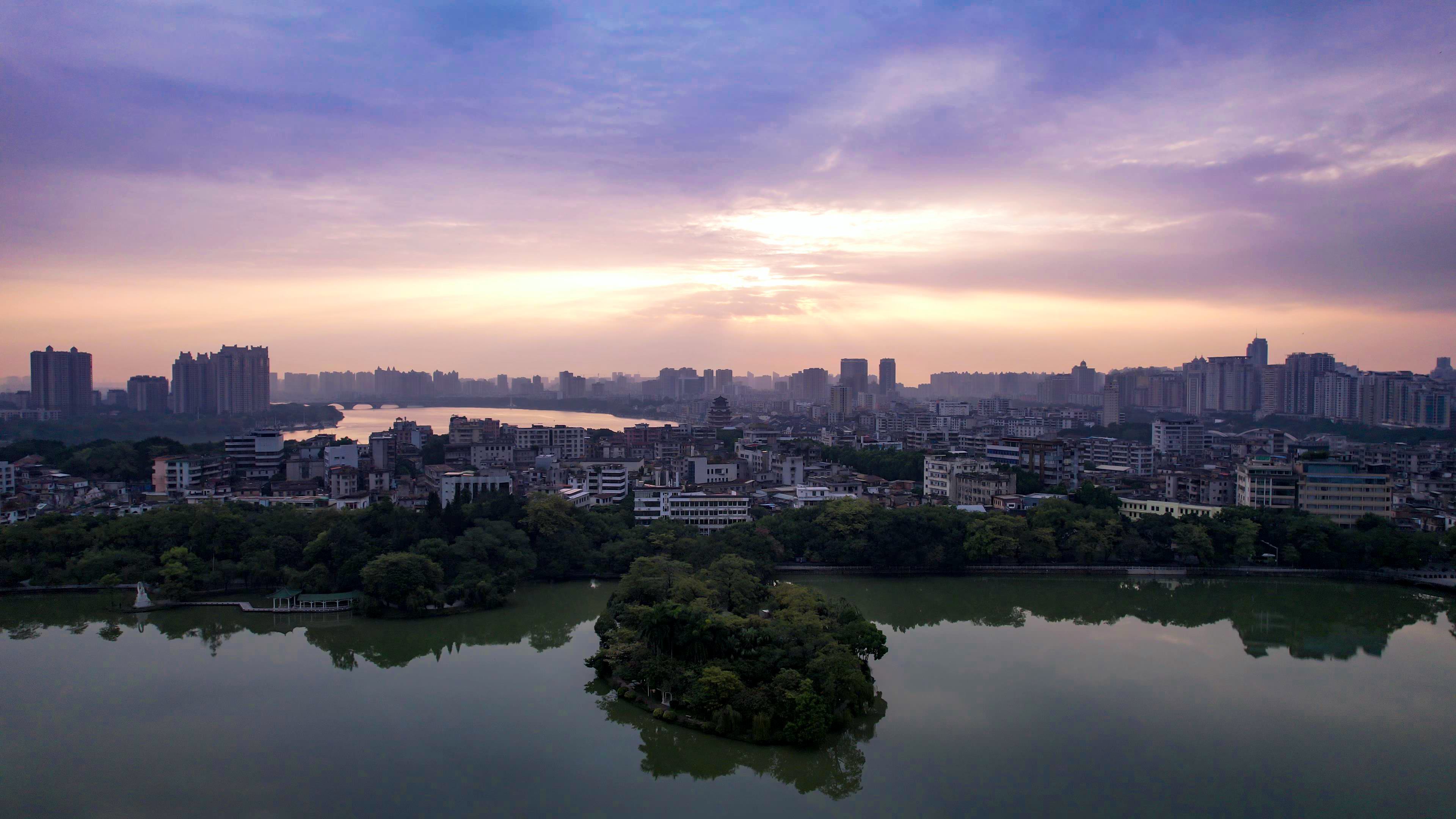 广东惠州城市日出彩霞航拍摄影图素材