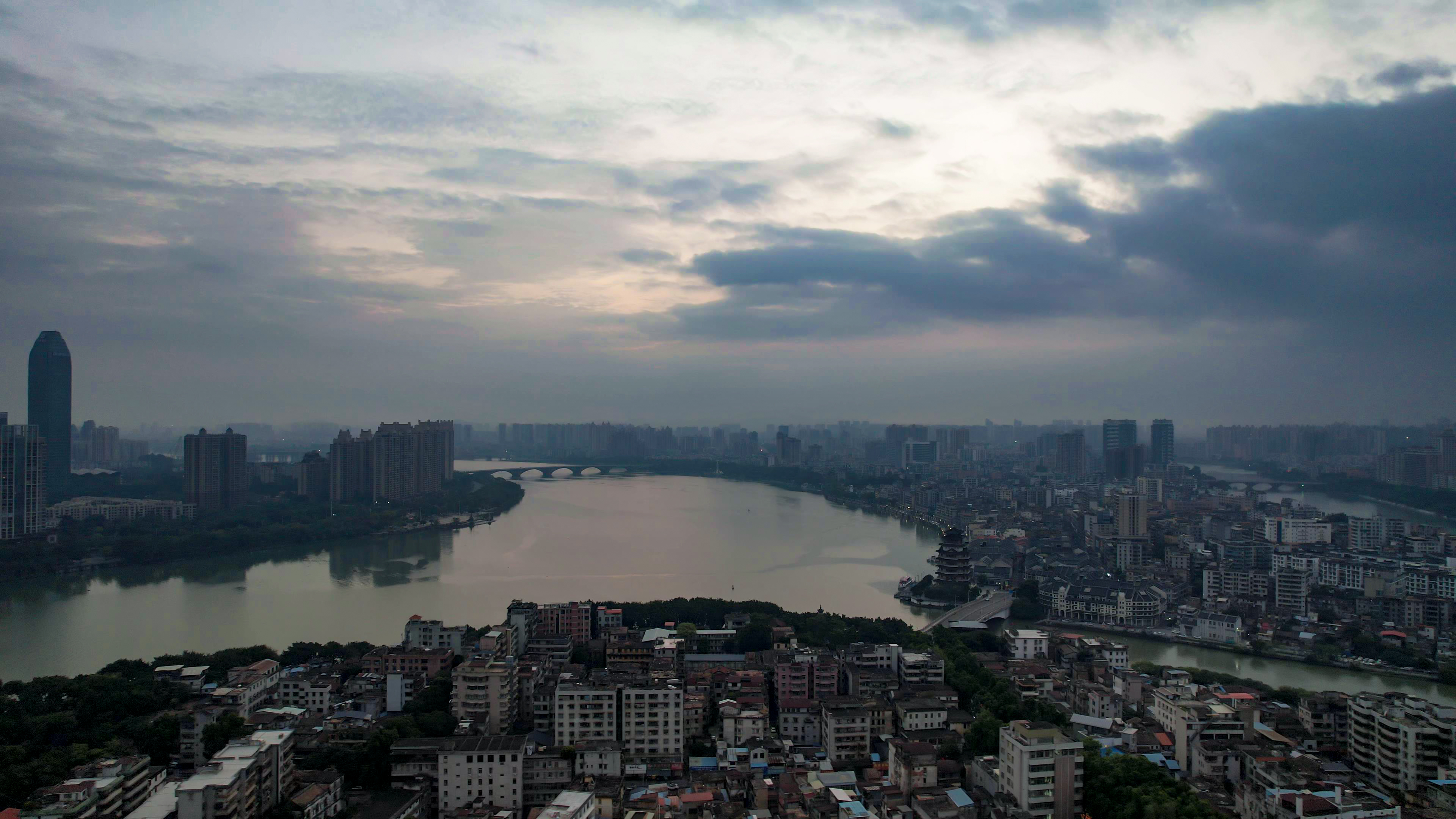 广东惠州城市日出彩霞航拍摄影图素材