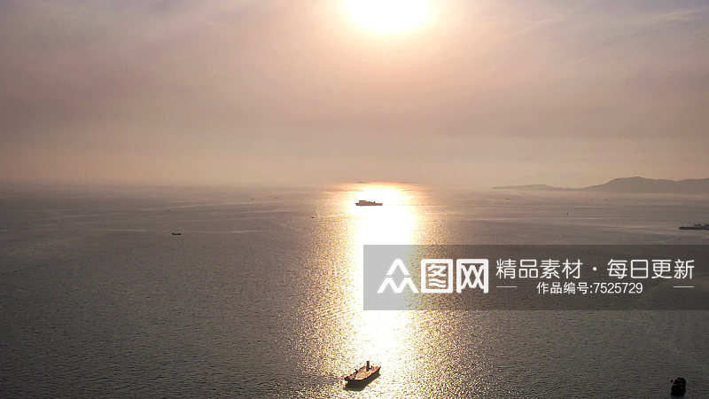 海平面夕阳倒影波光粼粼航拍素材