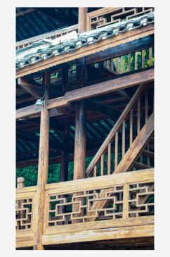 木质结构房屋建筑摄影图
