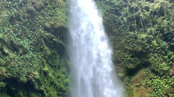 瀑布山水溪流风景素材-众图网