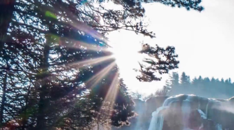 瀑布山水溪流风景素材-众图网