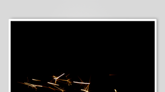 夜空中闪烁的绚烂火花-众图网