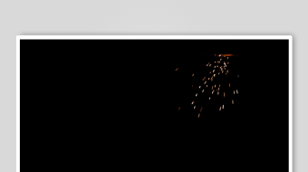 夜空中闪烁的多彩烟花-众图网