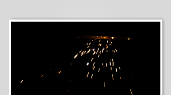 夜晚车流灯光轨迹画面-众图网