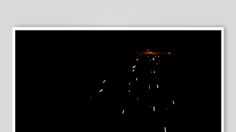 夜空中绽放的绚烂烟花-众图网