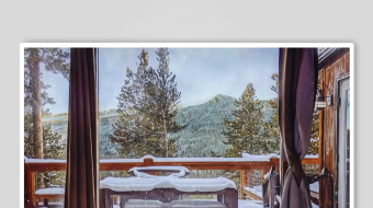 冬日木屋外的雪景视野-众图网