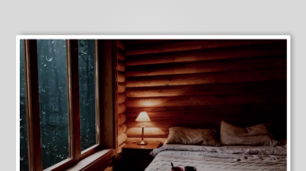 温馨木屋卧室窗边静谧场景-众图网