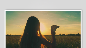 夕阳纸飞机素材背景-众图网