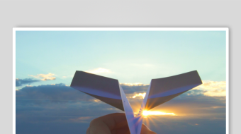 夕阳纸飞机素材背景-众图网