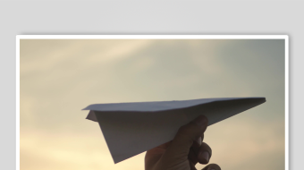 夕阳纸飞机素材背景-众图网