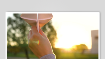 夕阳纸飞机素材背景-众图网