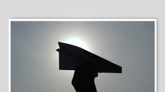 夕阳纸飞机素材背景-众图网