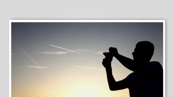 夕阳纸飞机素材背景-众图网