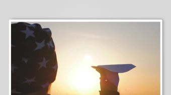 夕阳纸飞机素材背景-众图网