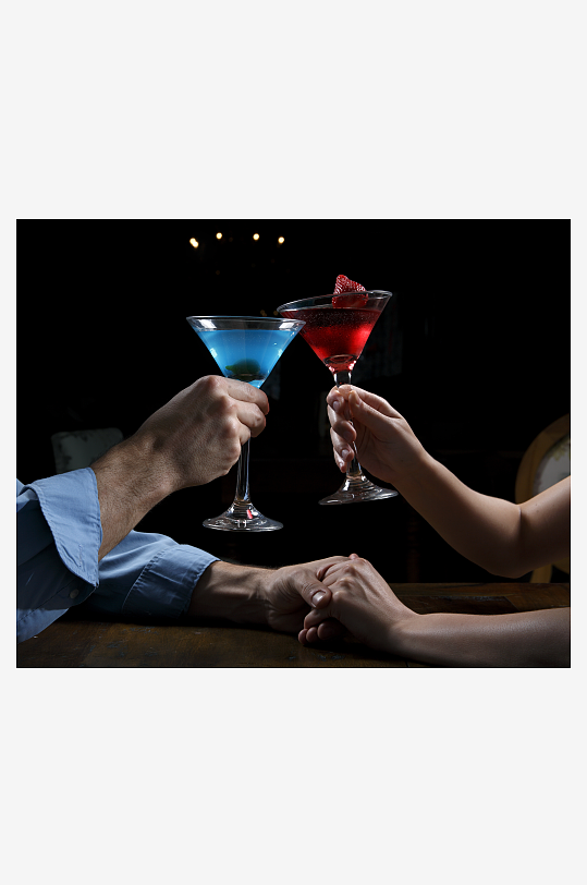 庆祝喝酒干杯碰杯