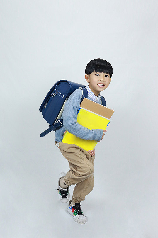 小学生开学季奔跑教室儿童节人物摄影照片元素