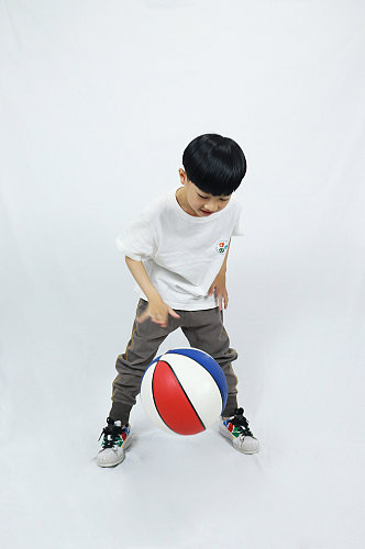 打篮球男孩学生儿童节人物摄影照片元素
