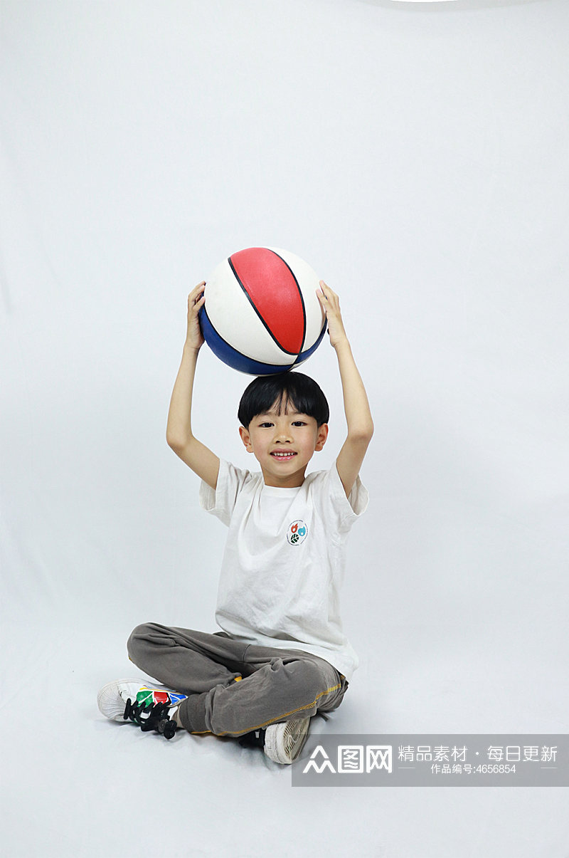 篮球比赛休息男孩学生儿童节人物摄影照片素材