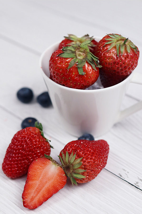 水果摄影照片草莓水果摆盘插图壁纸