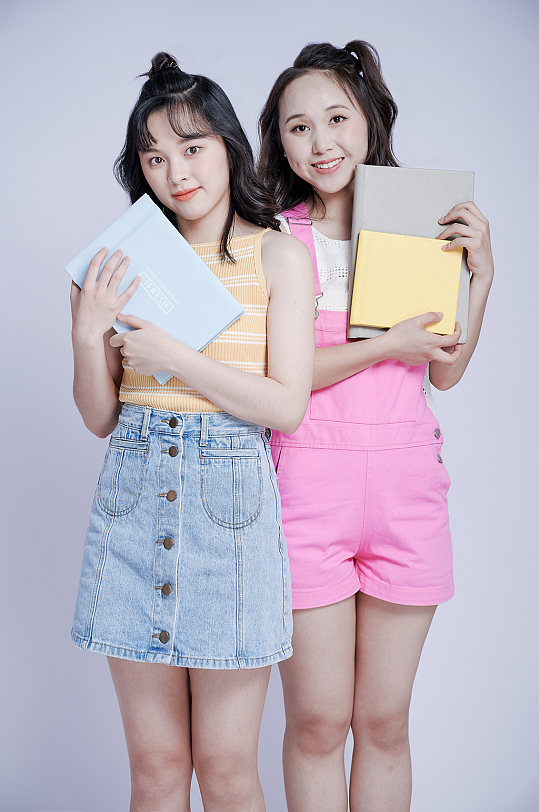 闺蜜女生双人互动动作精修摄影图照片