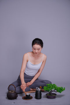 瑜伽放松茶文化品茶绿茶茶道摄影图