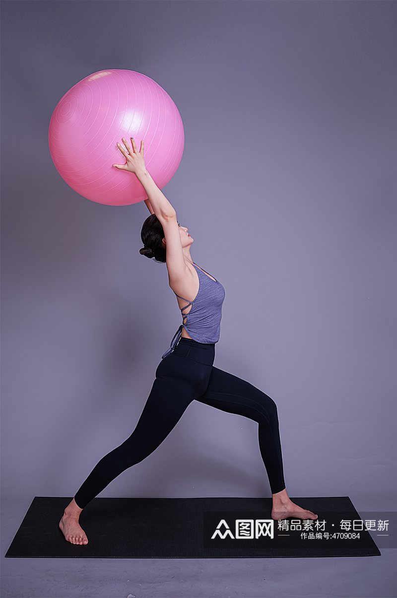 瑜伽人物动作瑜伽球姿势参考精修摄影图素材