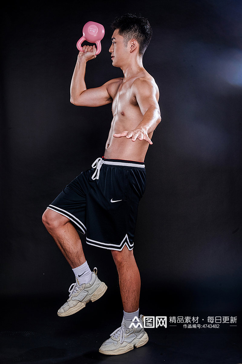 肌肉男运动健身教练健身房精修摄影图照片素材