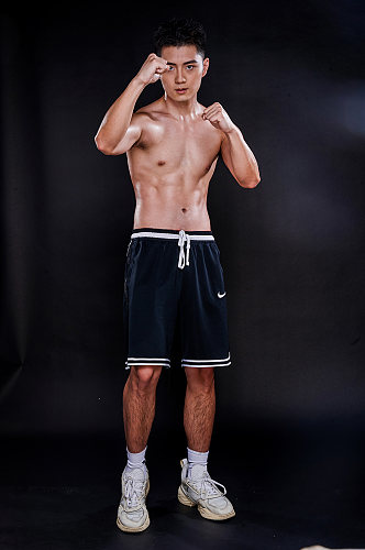 肌肉男运动健身教练健身房精修摄影图照片